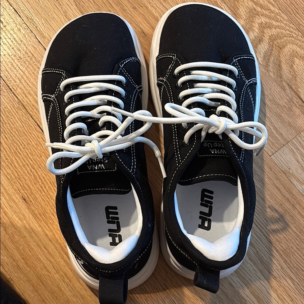 Black wide toe box sneakers, size 8